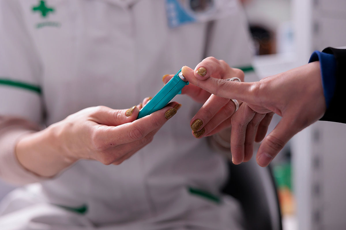 woman patient taking depression screening test